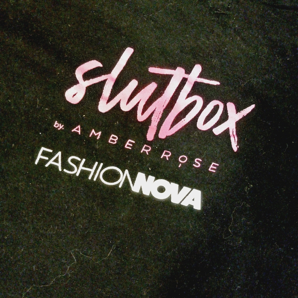 FASHION NOVA TEE.  AMBER ROSE - Picture 4 of 4